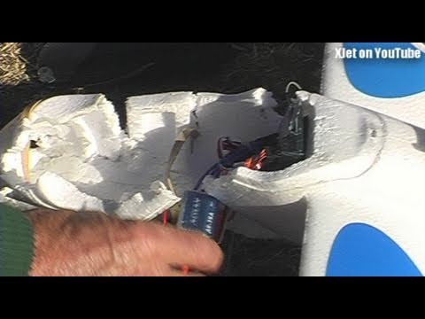 Ron crashes his AXN Floater RC plane - UCQ2sg7vS7JkxKwtZuFZzn-g