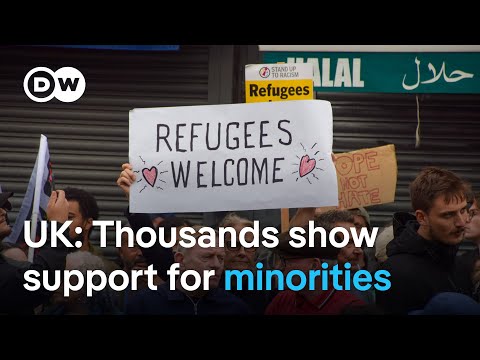 UK: Large anti-racism protests follow days of far-right rioting | DW News