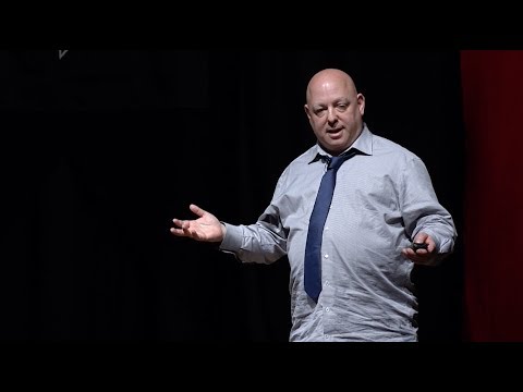 The little boxes: Brian Michael Bendis at TEDxCLE - UCsT0YIqwnpJCM-mx7-gSA4Q