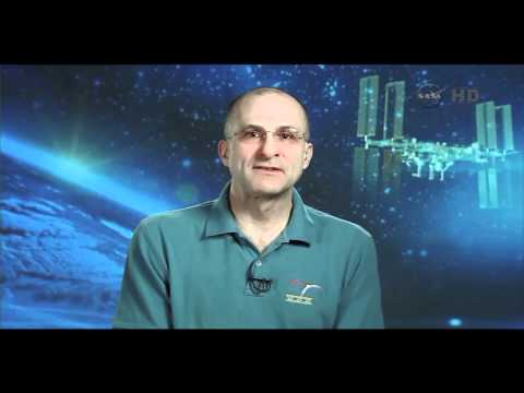 What Does Space Station Smell Like? - Astronaut Explains | Video - UCVTomc35agH1SM6kCKzwW_g