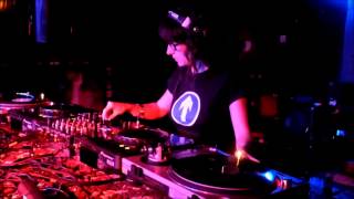 DJ Ren - live at Budapest Jungle, Corvinteto 13-10-2012