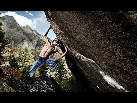 Bouldering in the Himalayas - Bernd Zangerl 2013 - UCblfuW_4rakIf2h6aqANefA