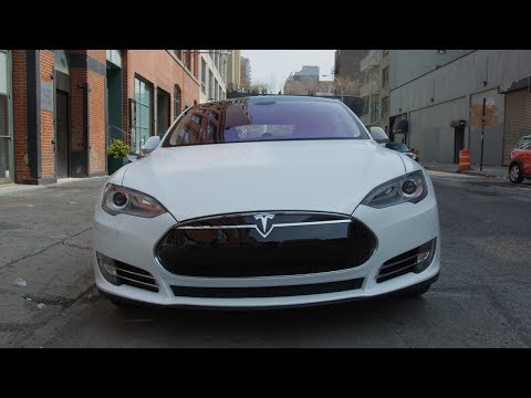 Top 5 Tesla Model S Features! - UCBJycsmduvYEL83R_U4JriQ