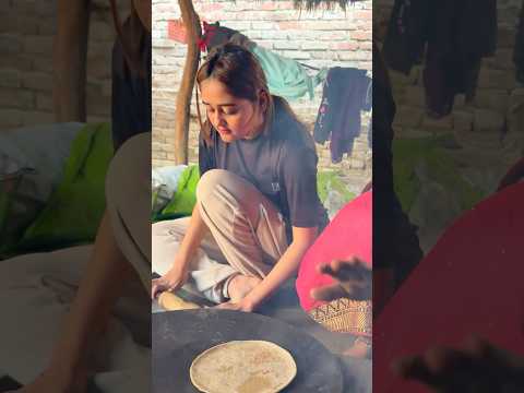 Ladki Nahi Hai Woh Jadu Hai🤪Gaon Vibes #bindasskavya #shorts