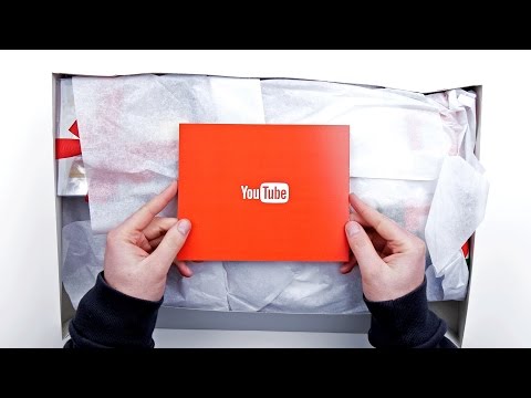 YOUTUBE SENT ME A GIFT! - UCsTcErHg8oDvUnTzoqsYeNw