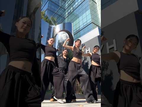 둥칫둠칫🎵 #dance #<strong>dancer</strong> #hybe #shorts #하이브 #vivadancestudio #비바댄스스튜디오