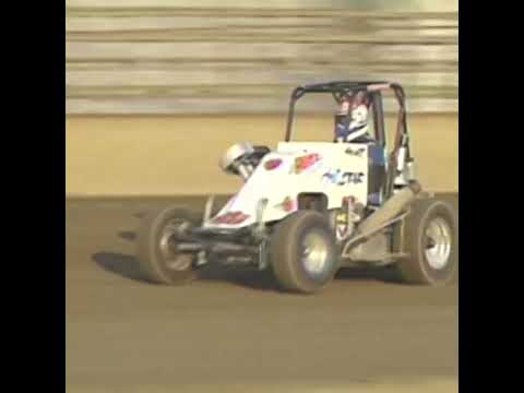 🎥 Jack Hewitt holds off a last corner slide job from P.J. Jones to win at Kokomo in 1991. #USAC - dirt track racing video image