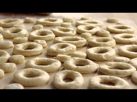 How to Make Crispy and Creamy Donuts - UC4tAgeVdaNB5vD_mBoxg50w