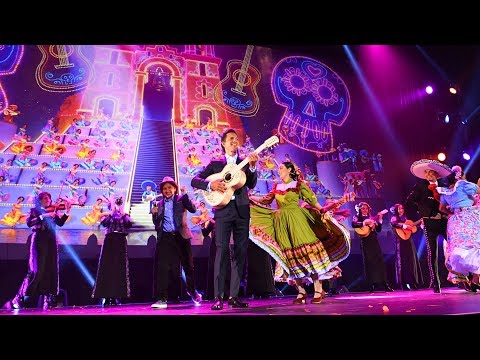 "Coco" live musical performance and stars at D23 Expo 2017 - UCYdNtGaJkrtn04tmsmRrWlw