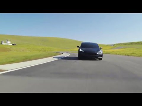 El Tesla Model 3 en movimiento