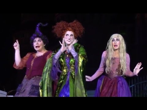 Hocus Pocus Sanderson Sisters first appearance / finale song at Walt Disney World - UCYdNtGaJkrtn04tmsmRrWlw