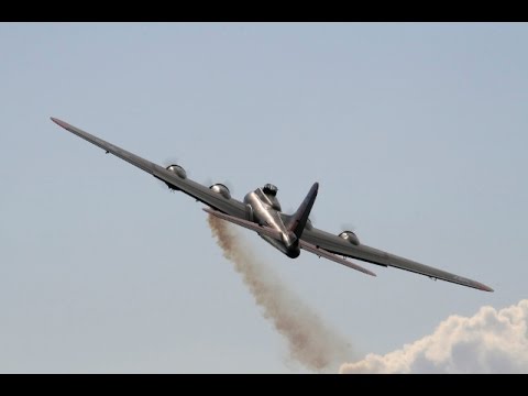 ONBOARD CAMS GIANT SCALE RC WW2 BOMBERS DISPLAY AT LMA RAF ELVINGTON MODEL AIRCRAFT SHOW - 2014 - UCMQ5IpqQ9PoRKKJI2HkUxEw