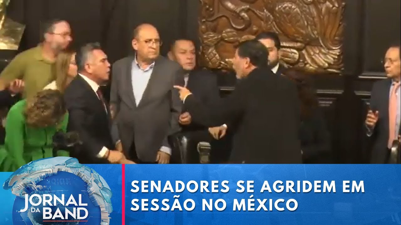 Senadores trocam empurrões e socos no México