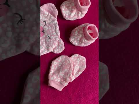 Baby Cap Mitten and Booties from Firstcry #babygirl #firstcryindia #babyhug