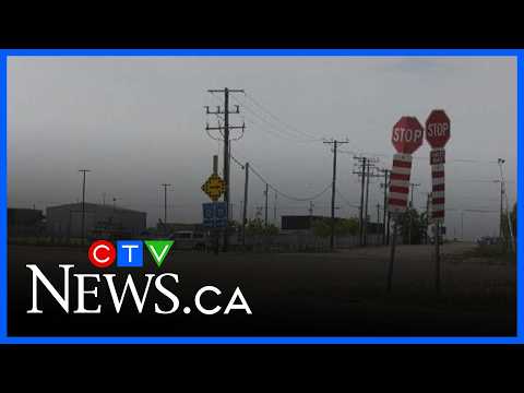 Semi, 2 vehicles involved in north Saskatoon crash