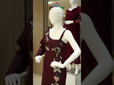 خطف القلوب يبدأ من فستانك ❤️من أول نظرة… أناقة تسرق الأضواء ✨ متوفر في سانيه.