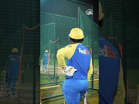 Ayush sees his bros bat  Ayush cheers for them Ayush = happy! 😄💛   #WhistlePodu