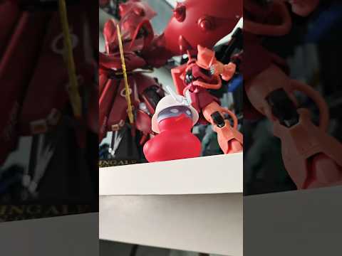 ホビーの動画サムネイル - [RAY] けっこう似てるかも？Kind of Looks Like Him, Right?  #gundam #gunpla #ガンダム制作