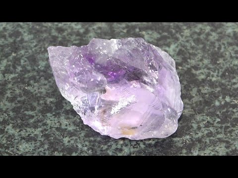紫の石を磨いてみた