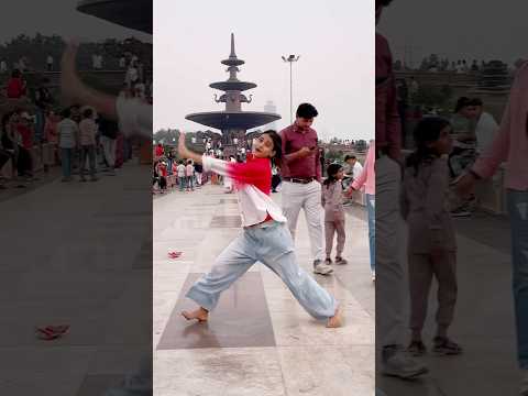 Palangiya hilabebala chahi 🛏️… #bhojpuri #dance #foryou #viralvideo #youtubeshorts #ytshorts ✅