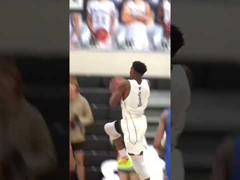 Waxahachie’s King Grace caps off a huge win over Duncanville with this monster windmill dunk #shorts