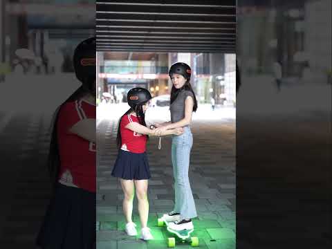 Teaching Newbie Girls to Ride Electric Skateboard | Day 18