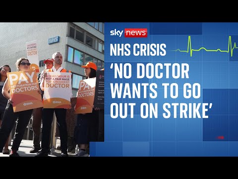 Doctors' Strikes: Government 'desperate' to avoid picket line action
