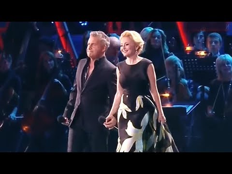 Леонид Агутин и Анжелика Варум - Твой голос - Новая волна 2015 - UC_DIyoOHQqLQ7t8jzY45oDw