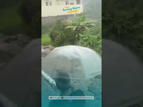 Detik - Detik Tembok Pembatas Gang di Lembang Roboh