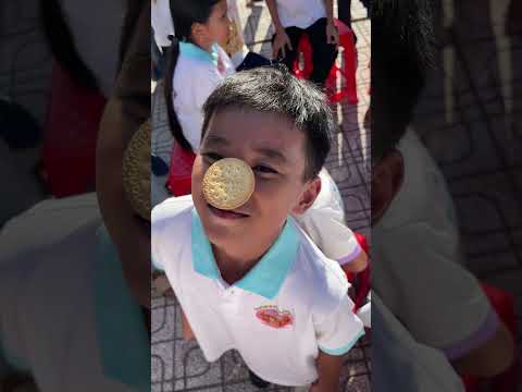 Trò chơi ăn bánh 😂