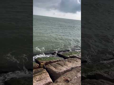 Until 11:00 am the wind picked up