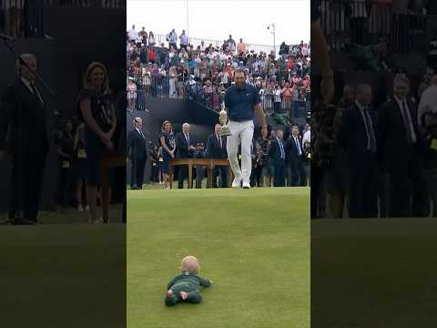 Bennett tumbles to the Claret Jug! 👶