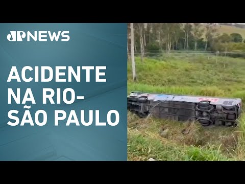 Ônibus cai em ribanceira na Via Dutra e deixa um morto e 25 feridos