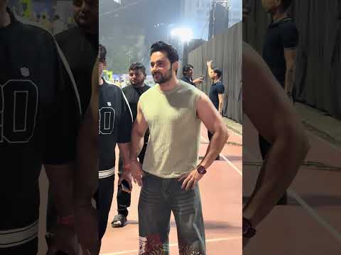 ALL-ROUNDER ALERT! ⚡ Abhishek Bajaj Spotted Smashing It At Bandra Cricket Ground!