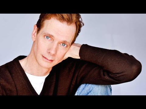 Morphing Into Monsters With Doug Jones - Comic Con 2014 - UCKy1dAqELo0zrOtPkf0eTMw