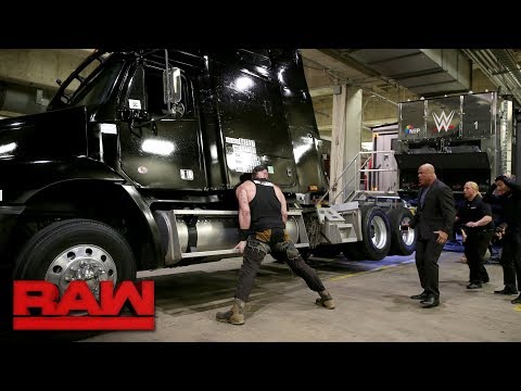 Braun Strowman demolishes a TV production truck: Raw, Jan. 15, 2018 - UCJ5v_MCY6GNUBTO8-D3XoAg