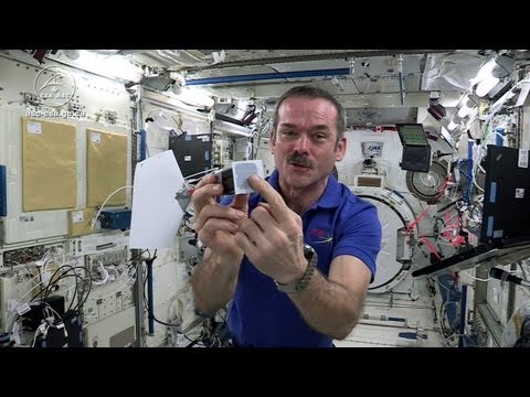 Astronaut Chris Hadfield Plays Jamie Hyneman and Adam Savage's Space Game on the ISS - UCiDJtJKMICpb9B1qf7qjEOA