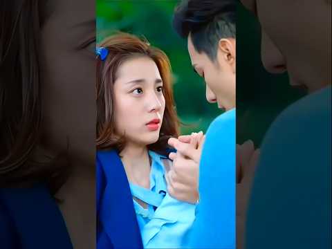 Jab usne Muze apna sweater pehnaya… dil wahi ruk gaya💞💕 #shorts #lovestory #korean