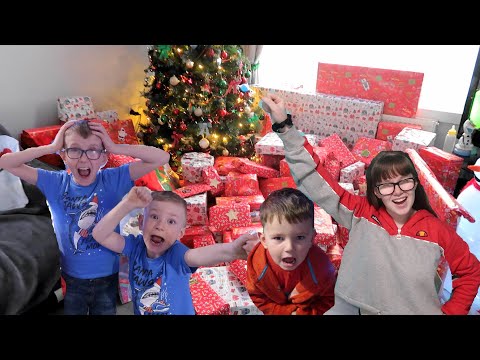 PT3 OPENING CHRISTMAS PRESENTS