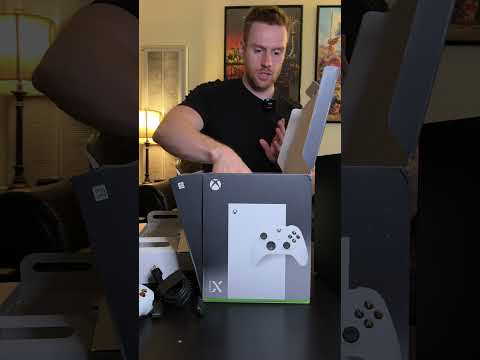 Unboxing the Robot White Xbox Series X