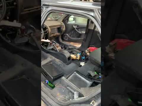 Come smontare il pannello interno della portiera della Citroen Xsara