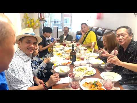 #1155:Hôm Nay Mấy Chị Em Sum Họp Mừng Sinh Nhật Thảo Chúc Em Luôn Vui Vẻ Hạnh Phúc.