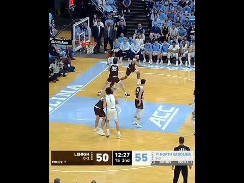 Armando Bacot gives defender the ‘too small’ 👀 #shorts - Sneaks and Cleats