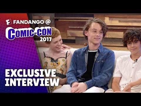 The Cast of IT - LIVE! | Fandango @ Comic-Con LIVE! - UCi8e0iOVk1fEOogdfu4YgfA