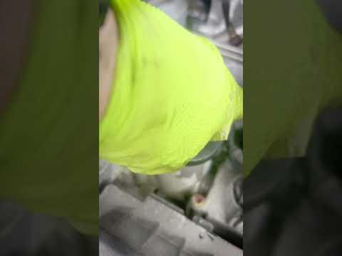 Wie man das Motoröl des Skoda Rapid wechselt.