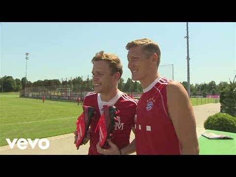 Olly Murs - Olly Murs Visits FC Bayern, Munich - UCTuoeG42RwJW8y-JU6TFYtw