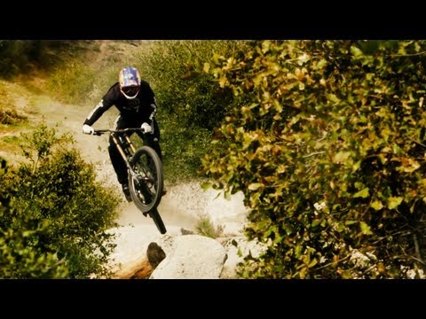 Aaron Gwin Blazes a Downhill MTB Trail in California - UCblfuW_4rakIf2h6aqANefA