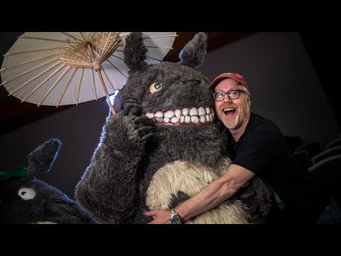 Adam Savage Repairs Totoro Cosplay! - UCiDJtJKMICpb9B1qf7qjEOA