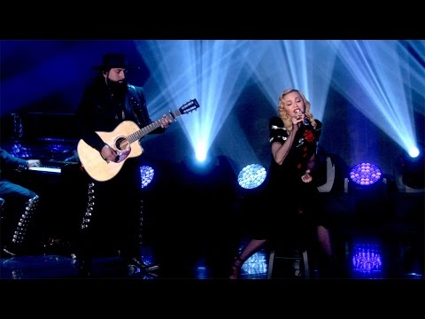 Madonna Performs 'Joan of Arc' - UCp0hYYBW6IMayGgR-WeoCvQ