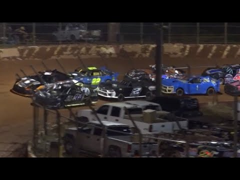 Stock 4b at Winder Barrow Speedway 7/27/2024 - dirt track racing video image